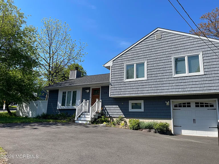 162 Linden Ave #B — Photo 1