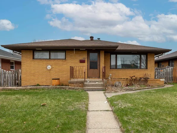 1877 Garfield Ave, Dubuque, IA 52001