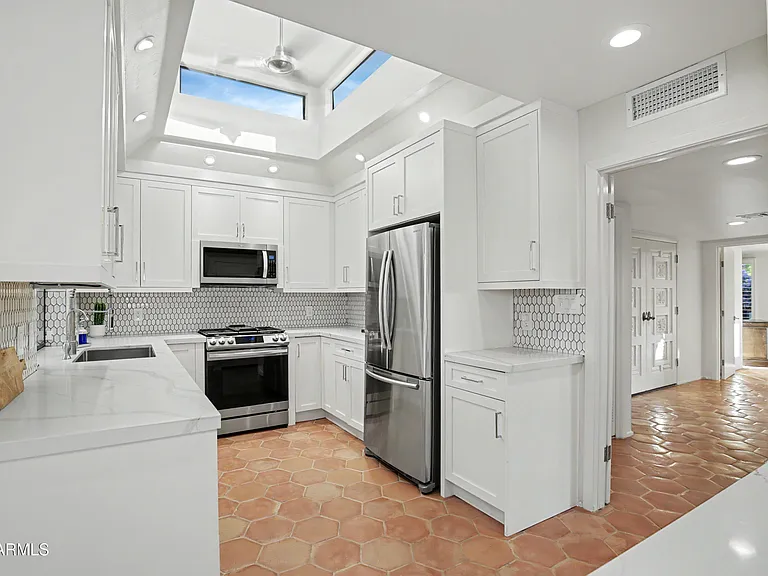 1049 N Boulder Dr — Photo 15