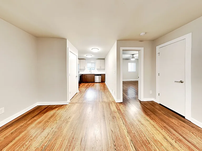 880 N Highland Ave NE #B3 — Photo 3