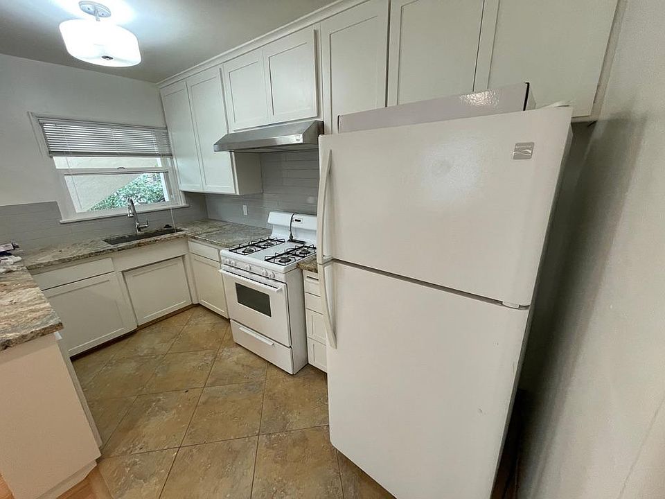 1st image of 811 S Catalina Ave
