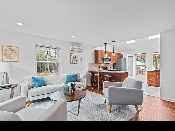 3rd image of 14050 Lenora Pl N #A