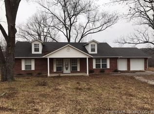 19 Pecan Grv, Gore, OK 74435