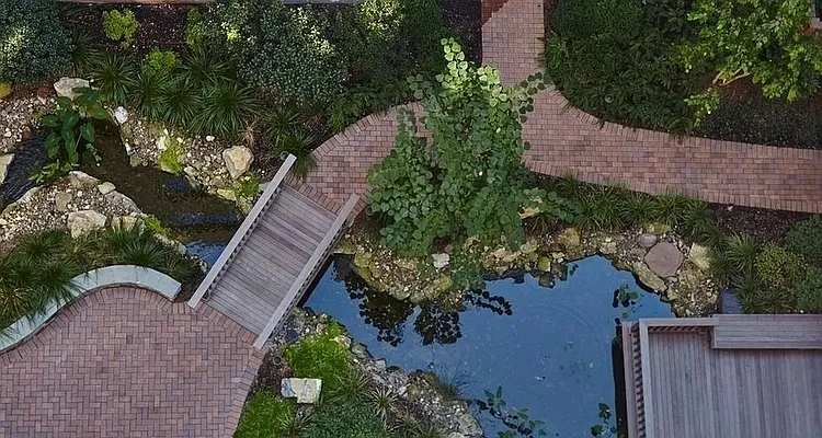 Rented by Compass | media 48