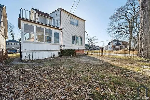 4 bed, 2322 sqft, $1,600 — Photo 4