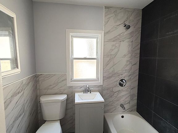 2nd image of 20 Wade St #2R