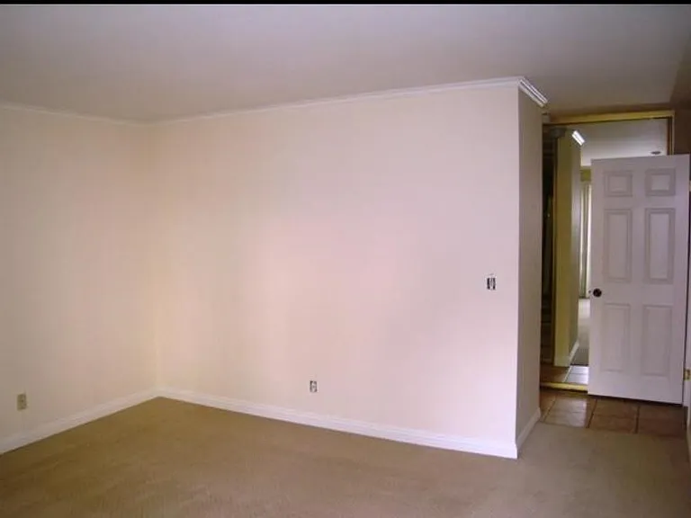 Master Bedroom (View 1)