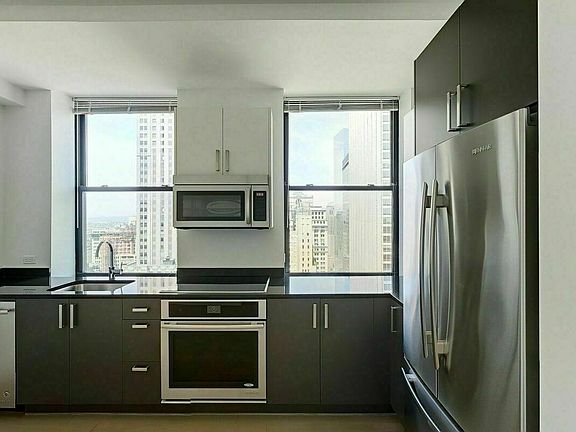 3rd image of 70 Pine St APT 712