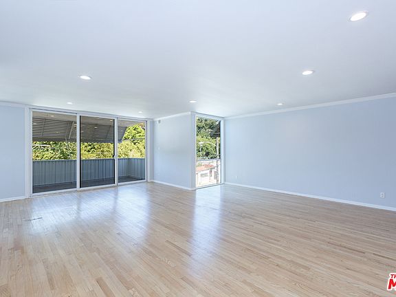 3rd image of 1539 N Laurel Ave APT 306