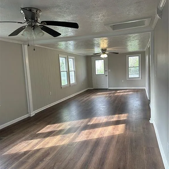 617 Cassville Rd — Photo 9
