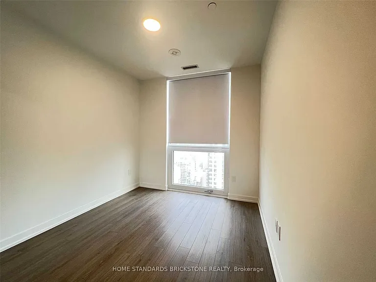 39 Roehampton Ave #2403 — Photo 5