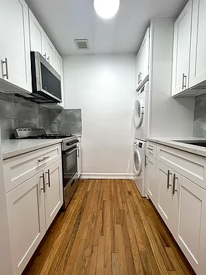 Rented by Manhattan Modern | media 9