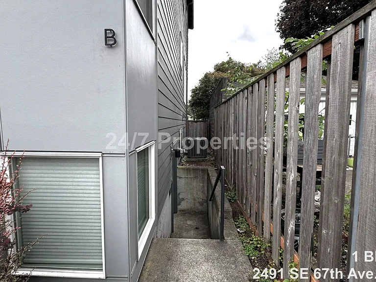 2025-2491MF — Photo 8