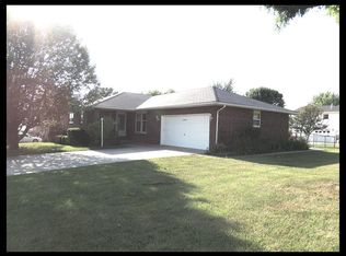 1313 Mimosa Dr, Macon, MO 63552