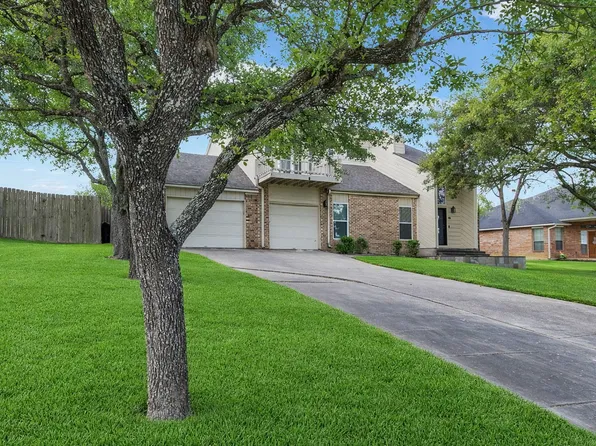 219 April Waters Dr W, Montgomery, TX 77356