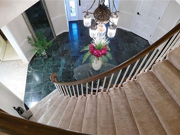 5th image of 3412 Banberry Ln