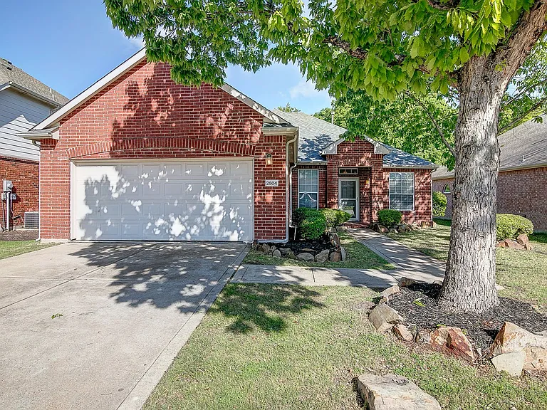 2504 Cypress Point Dr — Photo 27
