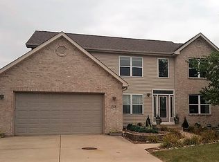 223 Rachel Cir, Sycamore, IL 60178