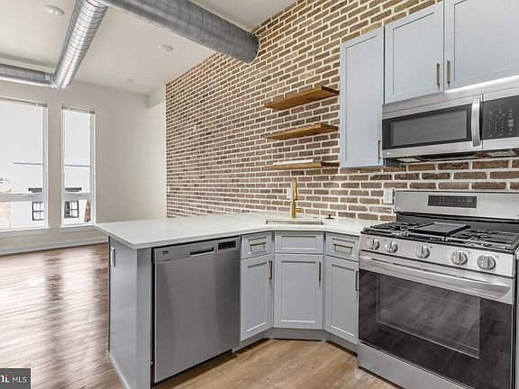 4th image of 2401 Frankford Ave #4B