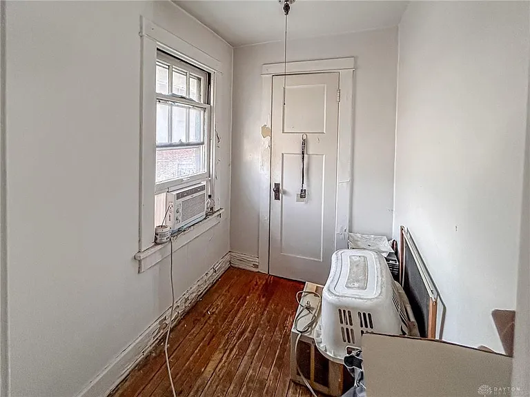 466-468 Allwen Dr — Photo 13