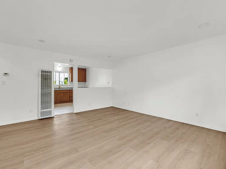 1364 C St #3 — Photo 3