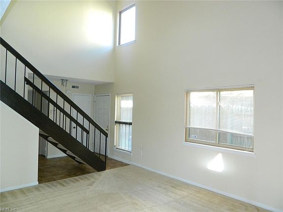 2nd image of 713 Lord Byron Dr