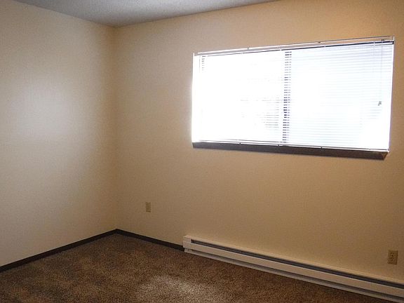5th image of 807 SW Higgins Ave APT 5