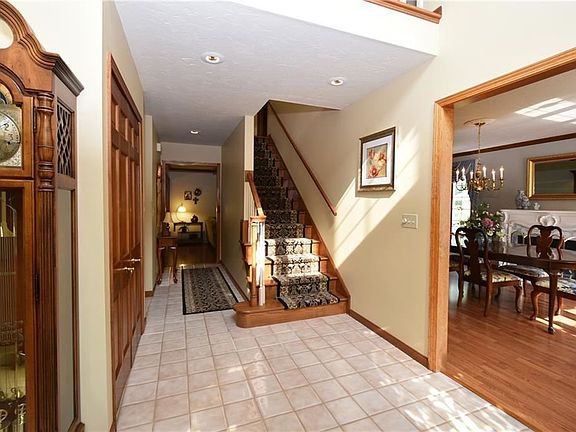 3rd image of 602 Wildbrook Dr