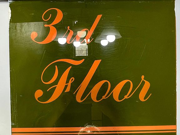 3rd floor Walk up