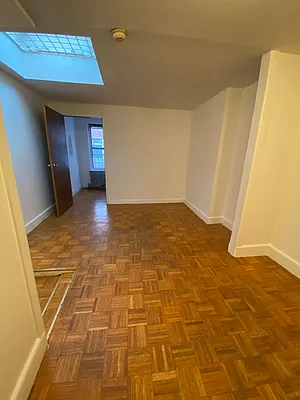 Rented by Peter R. Hungerford, LREB | media 27
