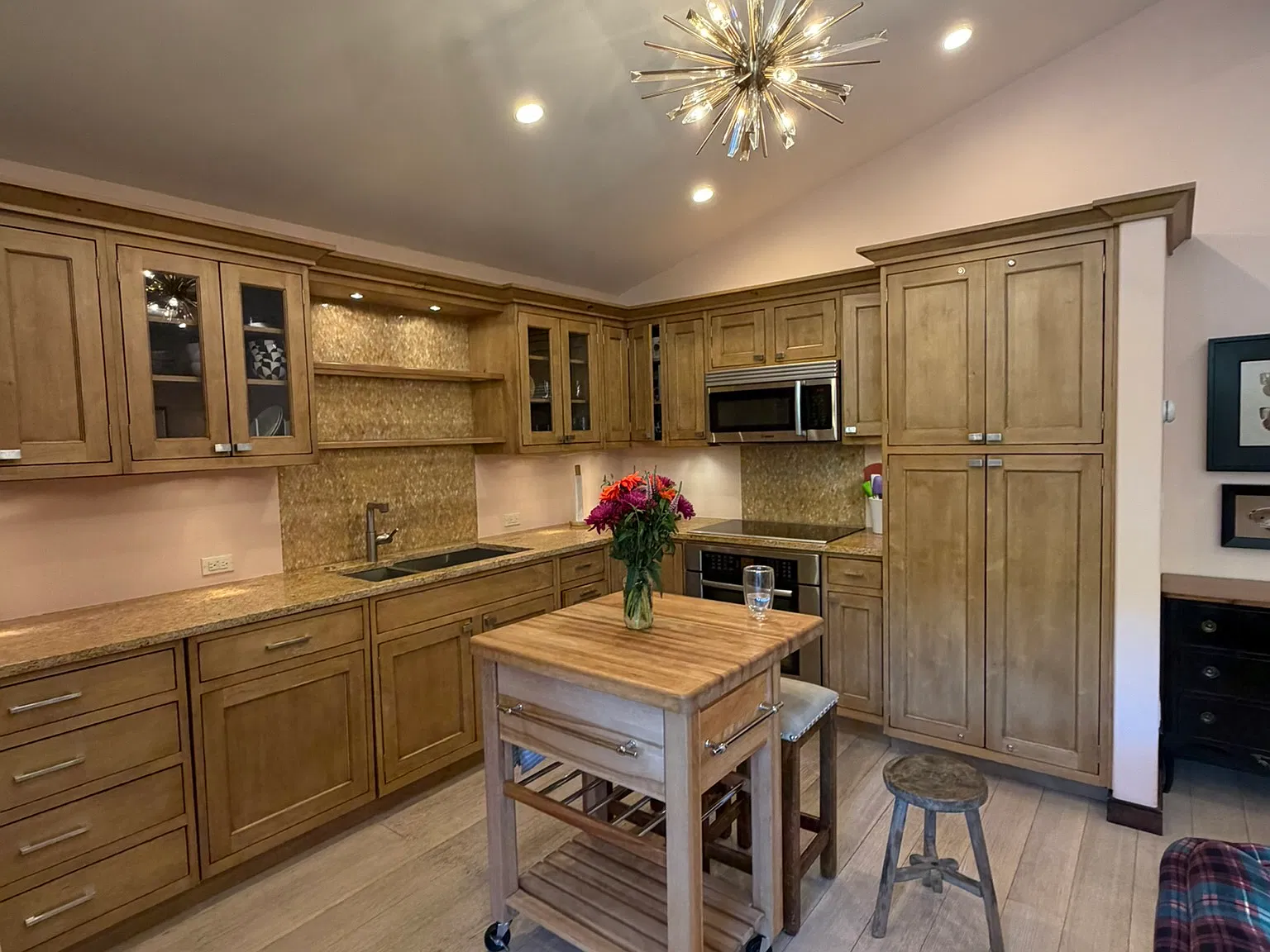 2 bed, 960 sqft, $12,000 — Photo 3