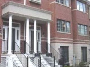 140 W 3rd St, Elmhurst, IL 60126