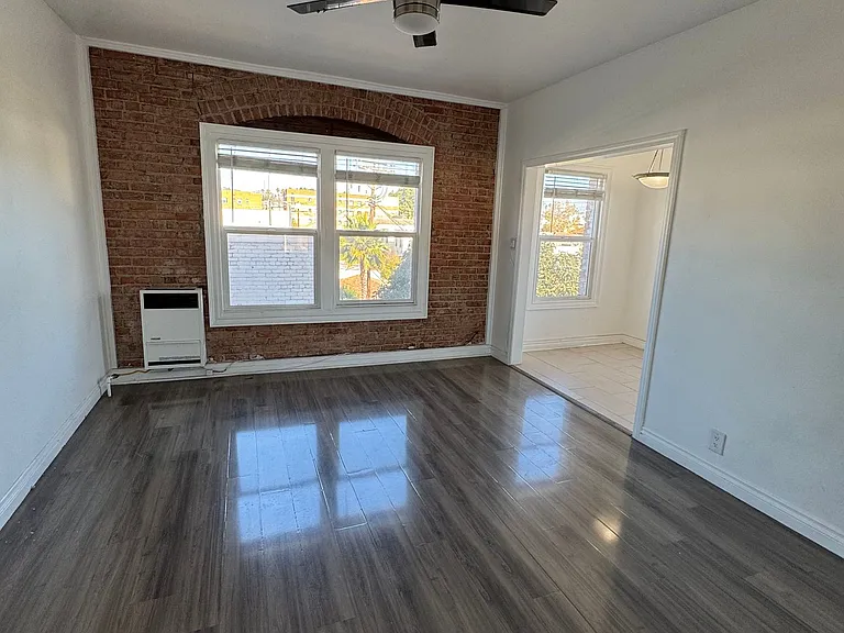 250 N Kenmore Ave #203 — Photo 20