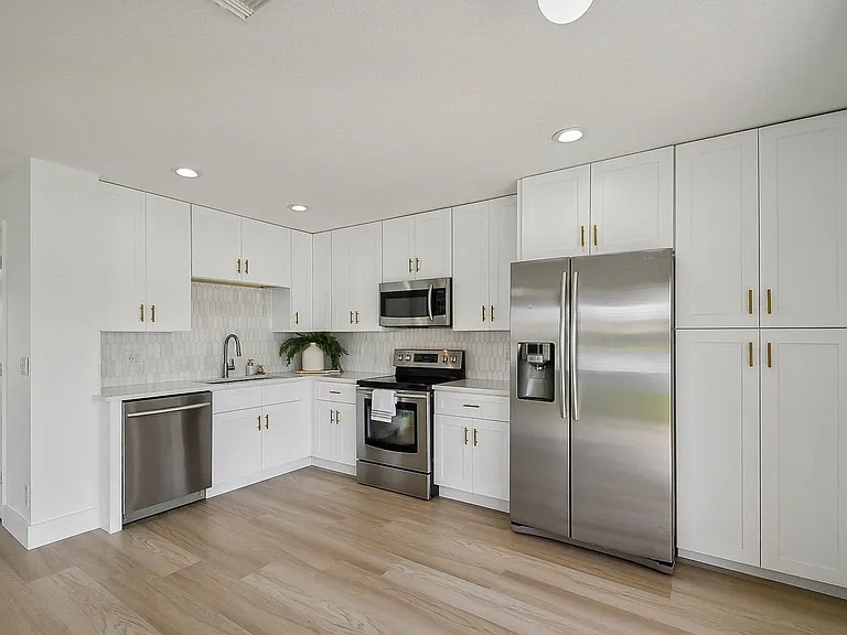 6224 Reynolds St — Photo 9