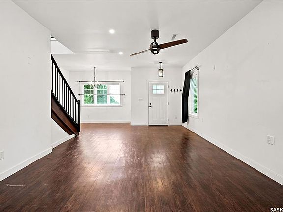 5th image of 223 Green AVENUE