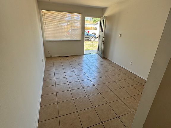 5th image of 424 S Newton St #424