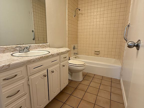 5th image of 604 Woodland Way