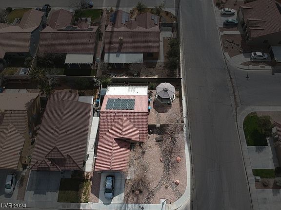 3rd image of 411 Morning Mauve Ave