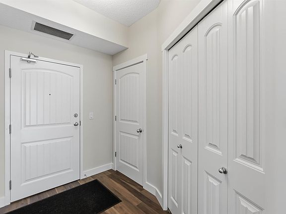 5th image of 4922 52nd St #111