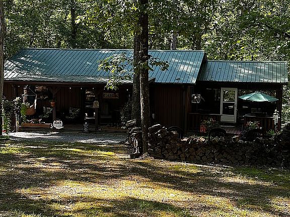 4th image of 195 McClain Dr