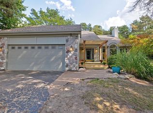 7856 Pine Knob Rd, Clarkston, MI 48348