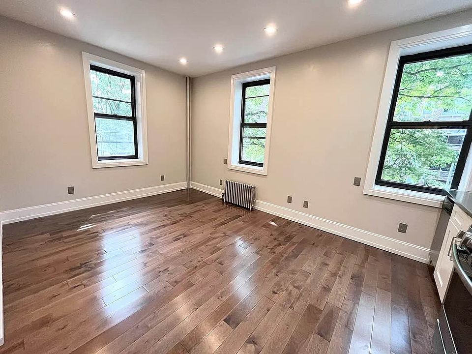 2nd image of 1921 Avenue K APT C5