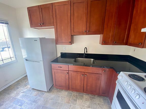 4th image of 4515 Burke Ave N APT 3