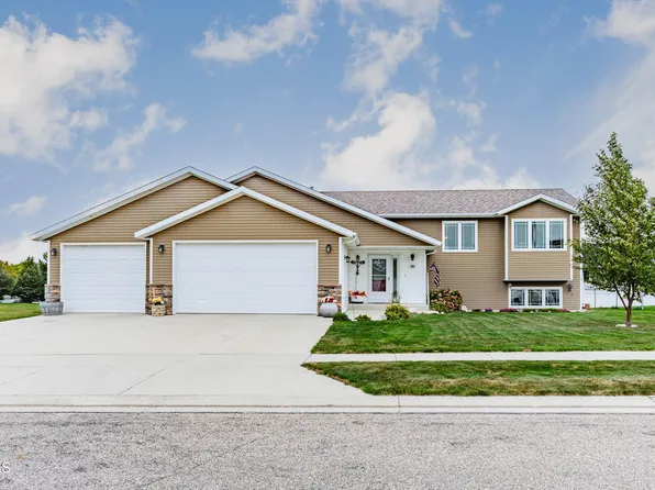 702 Lincoln Ct SE, Mandan, ND 58554