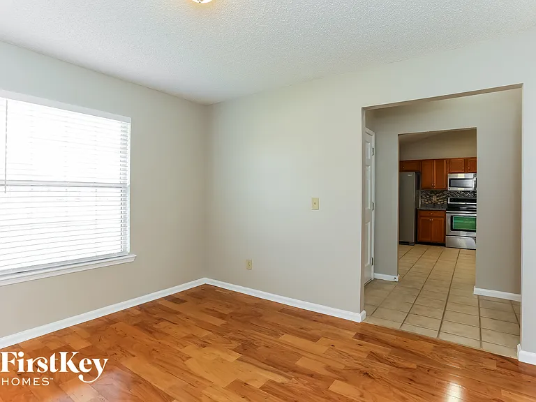 8047 Queensferry Ln — Photo 5