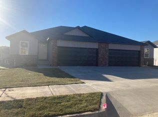 909 S Brooks Ave, Ozark, MO 65721