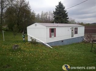 61 3rd St, Cairnbrook, PA 15924