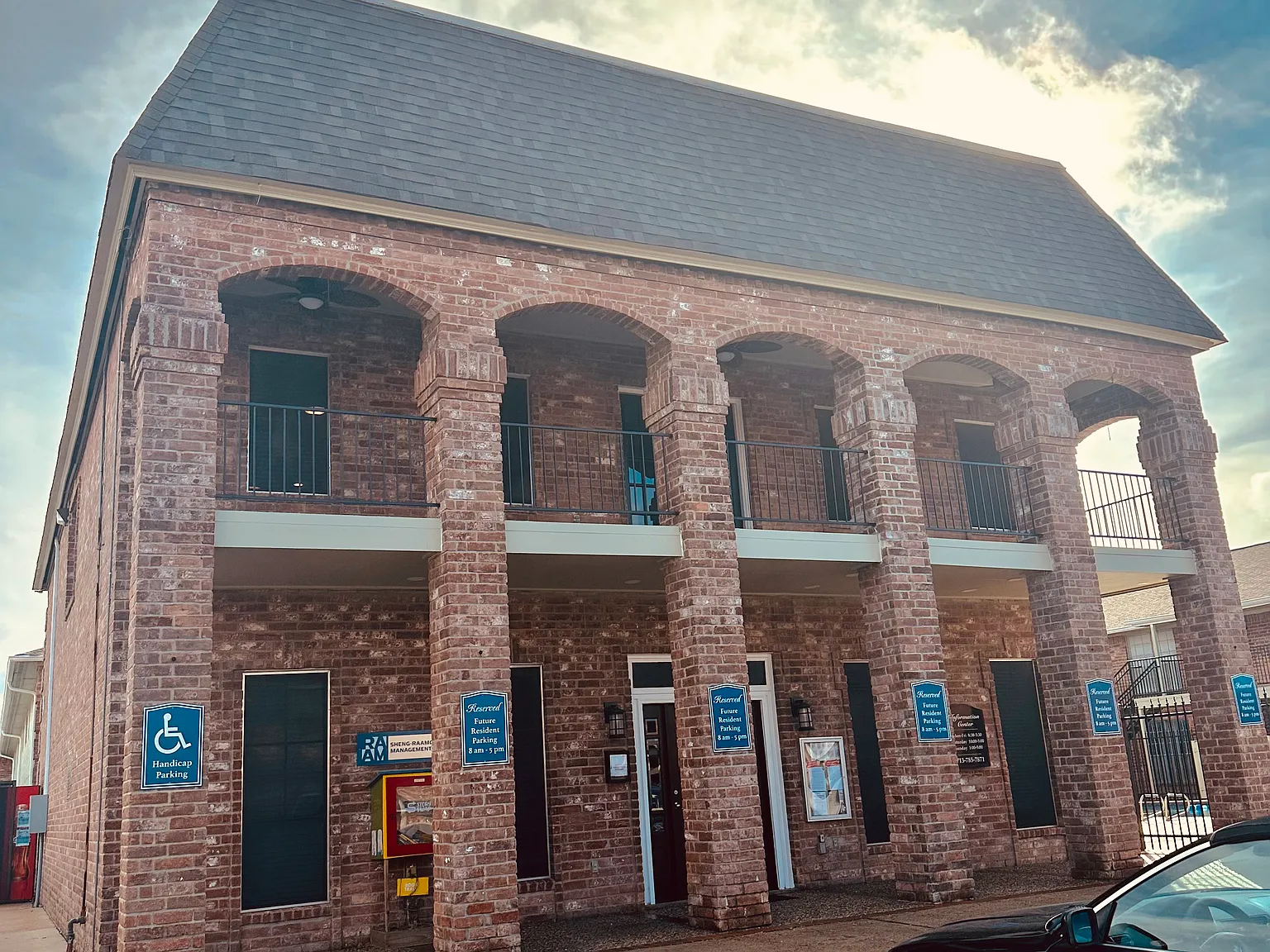 Belmont Place — Photo 1