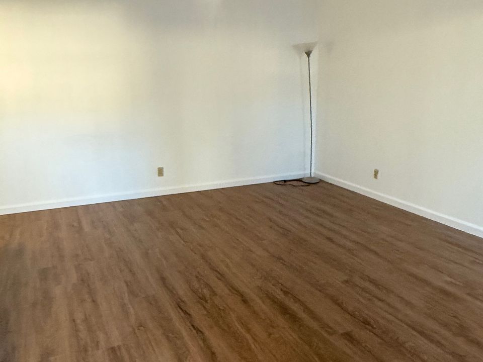1st image of 3700 Peacock Ct #2