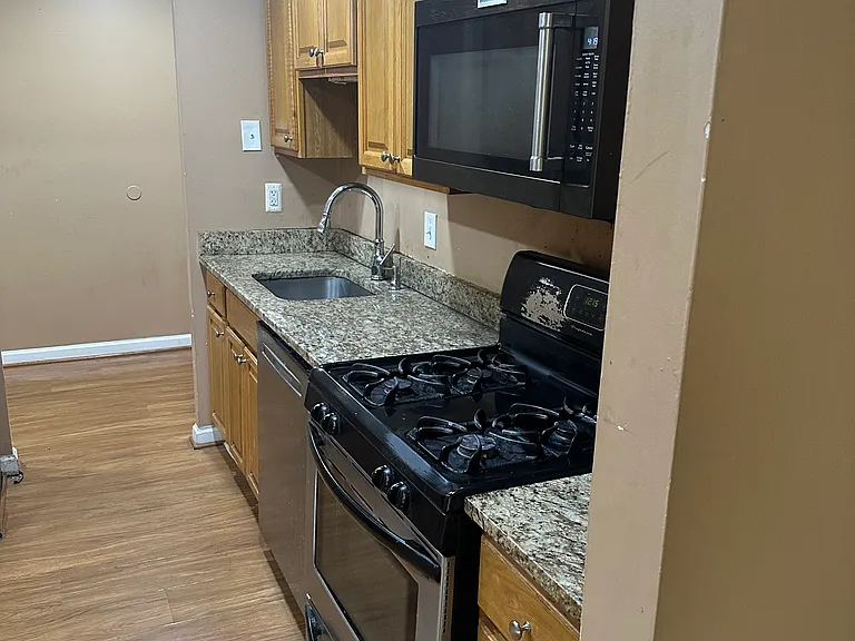 19319 Club House Rd #101 — Photo 11